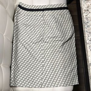 Beautiful The limited cream/ black skirt size 4